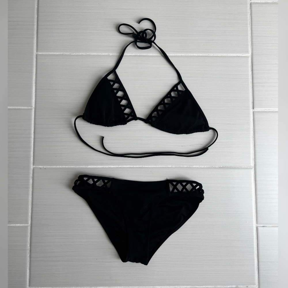 Cut Out Detail Bikini